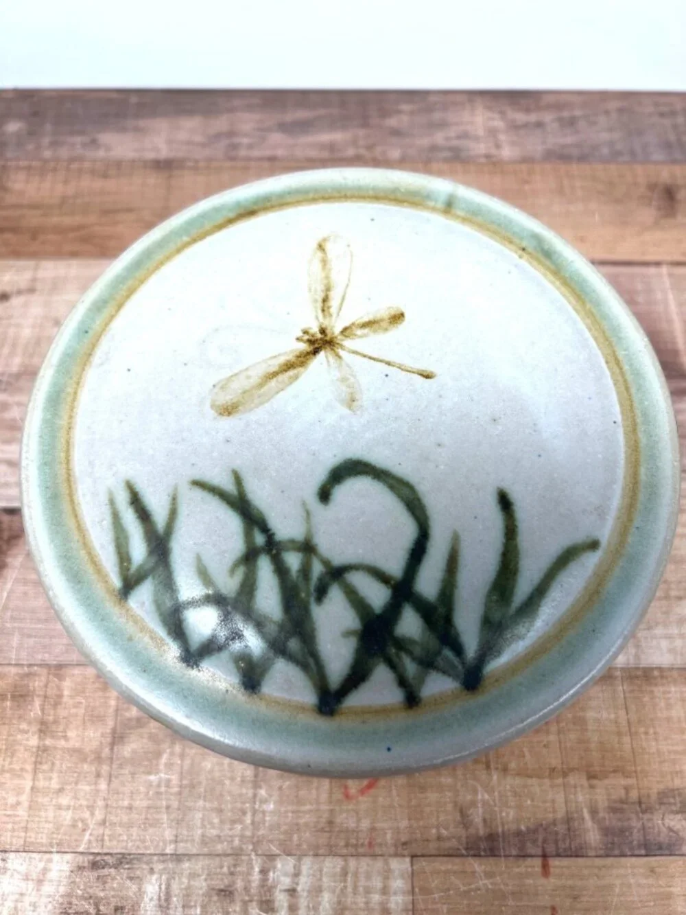 VERY NICE Large Vintage Stoneware Trinket Box With Grass & Dragonfly Design
